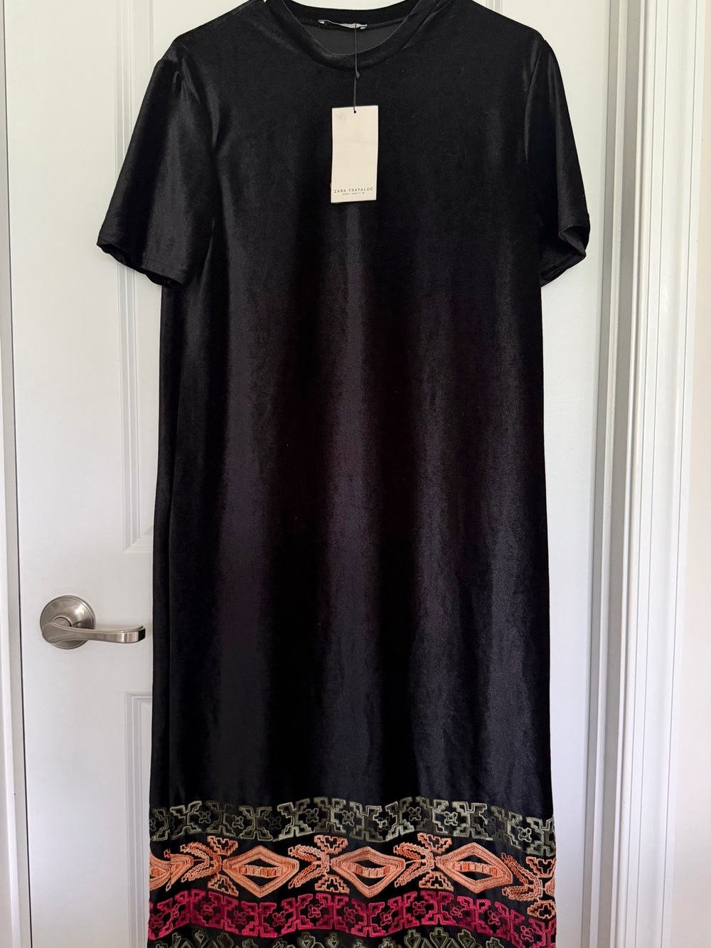 New Women’s Zara Trafaluc Velvet Dress Size Medium